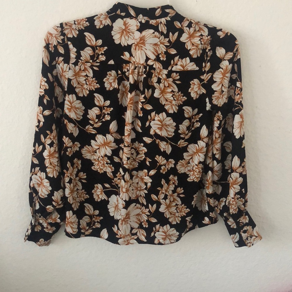 - Contemporary blouse - Picture 4 of 4